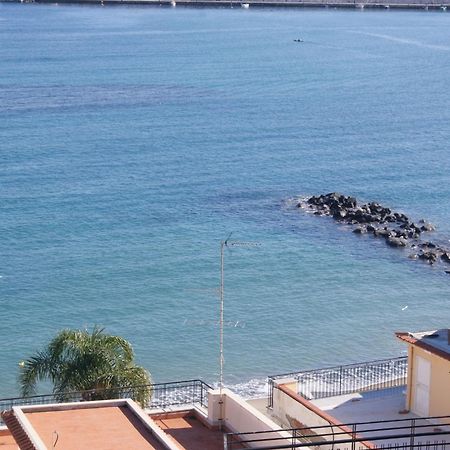 Отель Donna Sicilia Джардини-Наксос Экстерьер фото