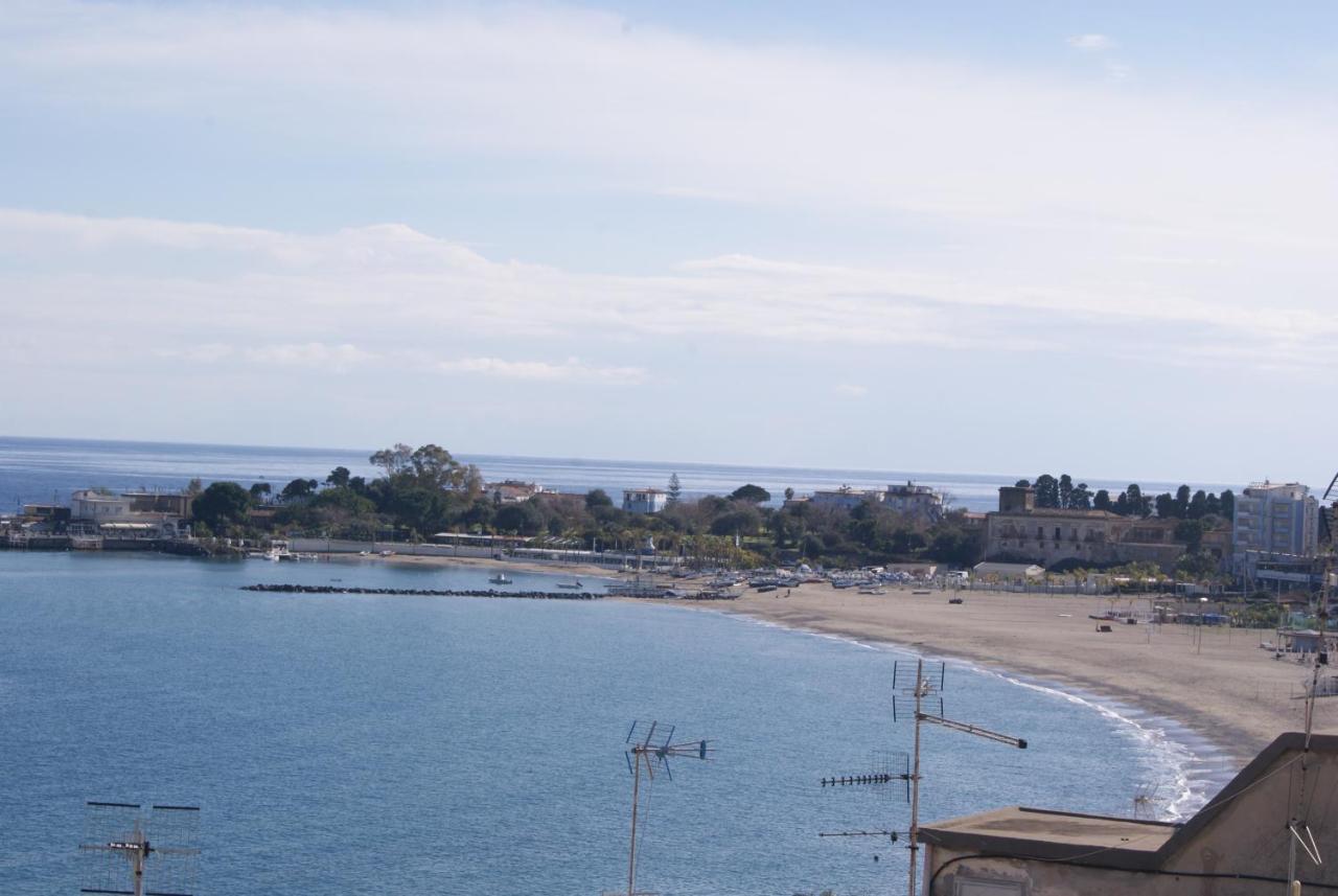 Отель Donna Sicilia Джардини-Наксос Экстерьер фото